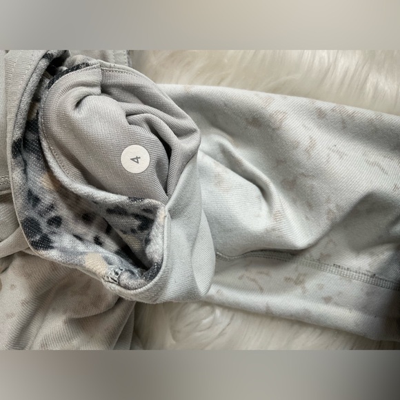 Lululemon cropped leggings - Picture 8 of 13